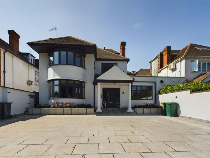 Nova House, Brondesbury Park, London, NW6 7AT